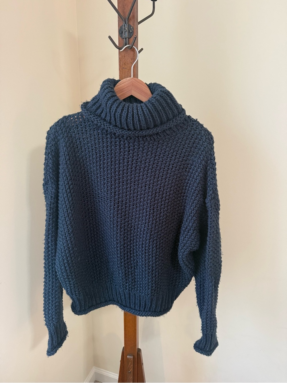 Classic Navy Turtleneck Sweater - Unbranded